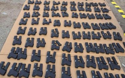 Captură impresionantă la Calafat: Peste 100 de pistoale și zeci de mii de țigări, descoperite într-un camion Polițiștii de frontieră au făcut o descoperire importantă la punctul de control Calafat, vineri, 13 martie