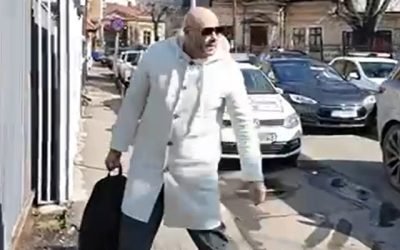 Kader Keita, audiat de poliție după accidentul grav; riscă închisoare și anularea permisului Fotbalistul Rapidului, Kader Keita, a fost chemat la Brigada Rutieră și la Parchetul de pe lângă Tribunalul București în urma unui accident rutier grav în care a fost implicat