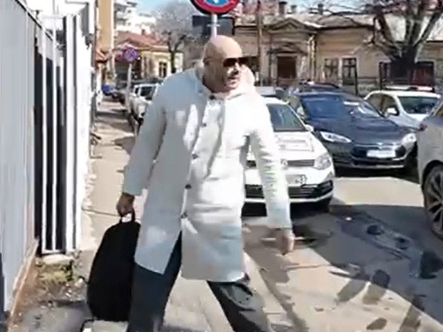 Kader Keita, audiat de poliție după accidentul grav; riscă închisoare și anularea permisului Fotbalistul Rapidului, Kader Keita, a fost chemat la Brigada Rutieră și la Parchetul de pe lângă Tribunalul București în urma unui accident rutier grav în care a fost implicat