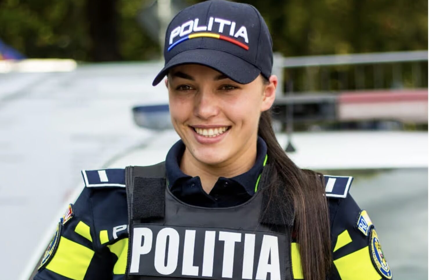 Dalia „The Hammer” Ciocan, polițista din Cluj care îmbină forța fizică cu experiența în MMA Dalia Ciocan, agent de poliție în cadrul Secției 1 din Cluj-Napoca, este descrisă de colegii săi ca un sprijin de nădejde în misiunile de patrulare și intervenție