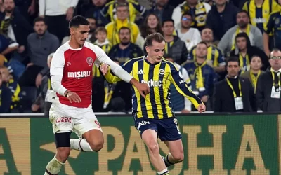 Fatih Karagümrük conduce Fenerbahçe la pauză Fatih Karagümrük conduce Fenerbahçe cu scorul de 1-0 la pauza meciului din cadrul etapei a 26-a din Super Lig