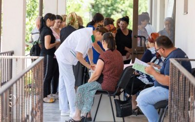 Bucureșteni: Consultații medicale gratuite prin caravana „obezitatea este o boală”
