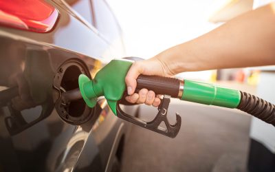 Preț carburanți în România: Ce se întâmplă dacă petrolul depășește 100 de dolari?