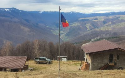 O casă la poale de munte, construită de voluntari pentru copii și turiști Un grup de pasionați de munte a ridicat, cu eforturi proprii, o cabană în apropierea Vârfului Măgura din Munții Cindrel