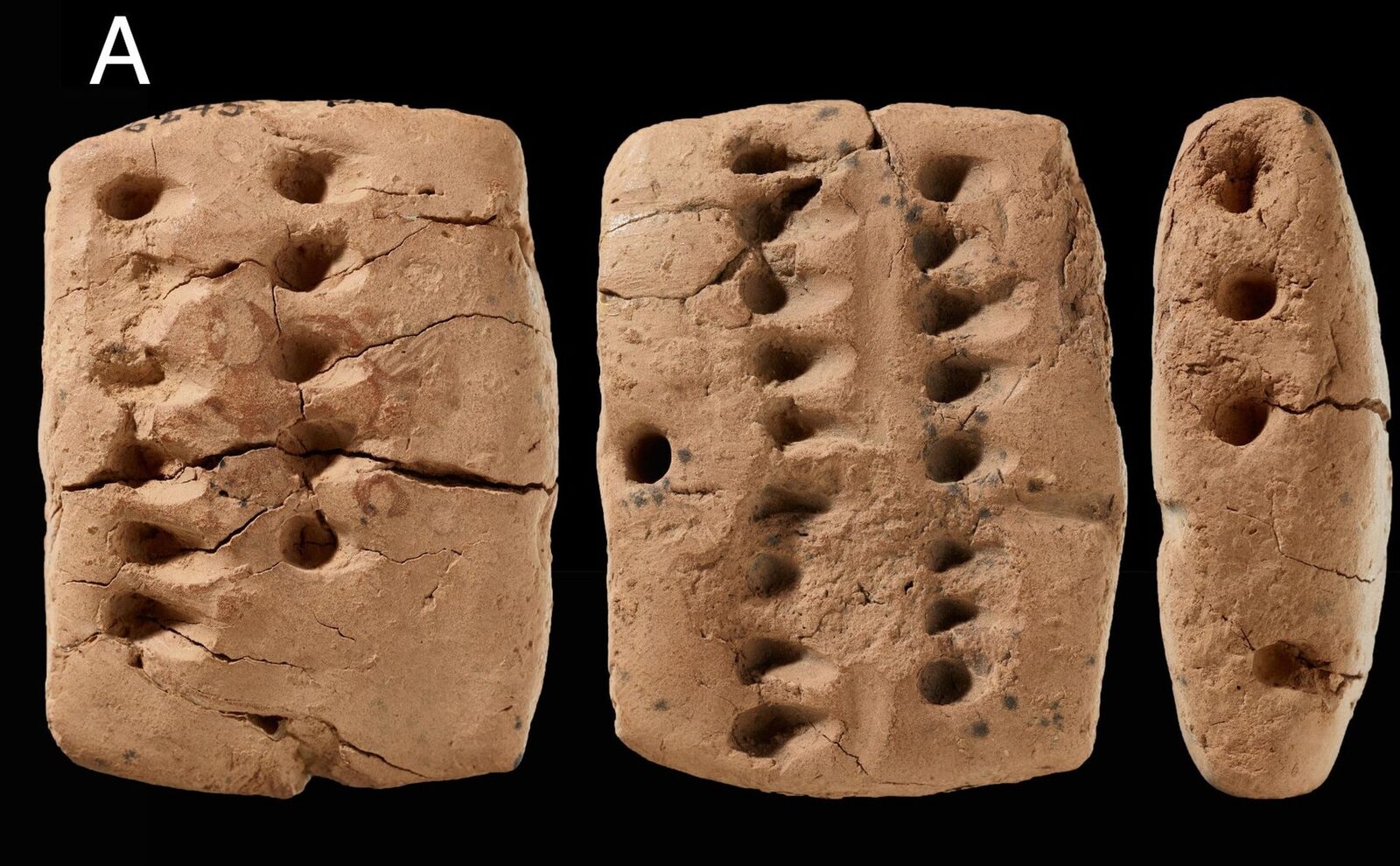 Descoperire majoră: Arheologii identifică posibil cea mai veche formă de scriere O echipă de arheologi a făcut o descoperire remarcabilă, sugerând existența celei mai vechi forme de scriere cunoscute până în prezent