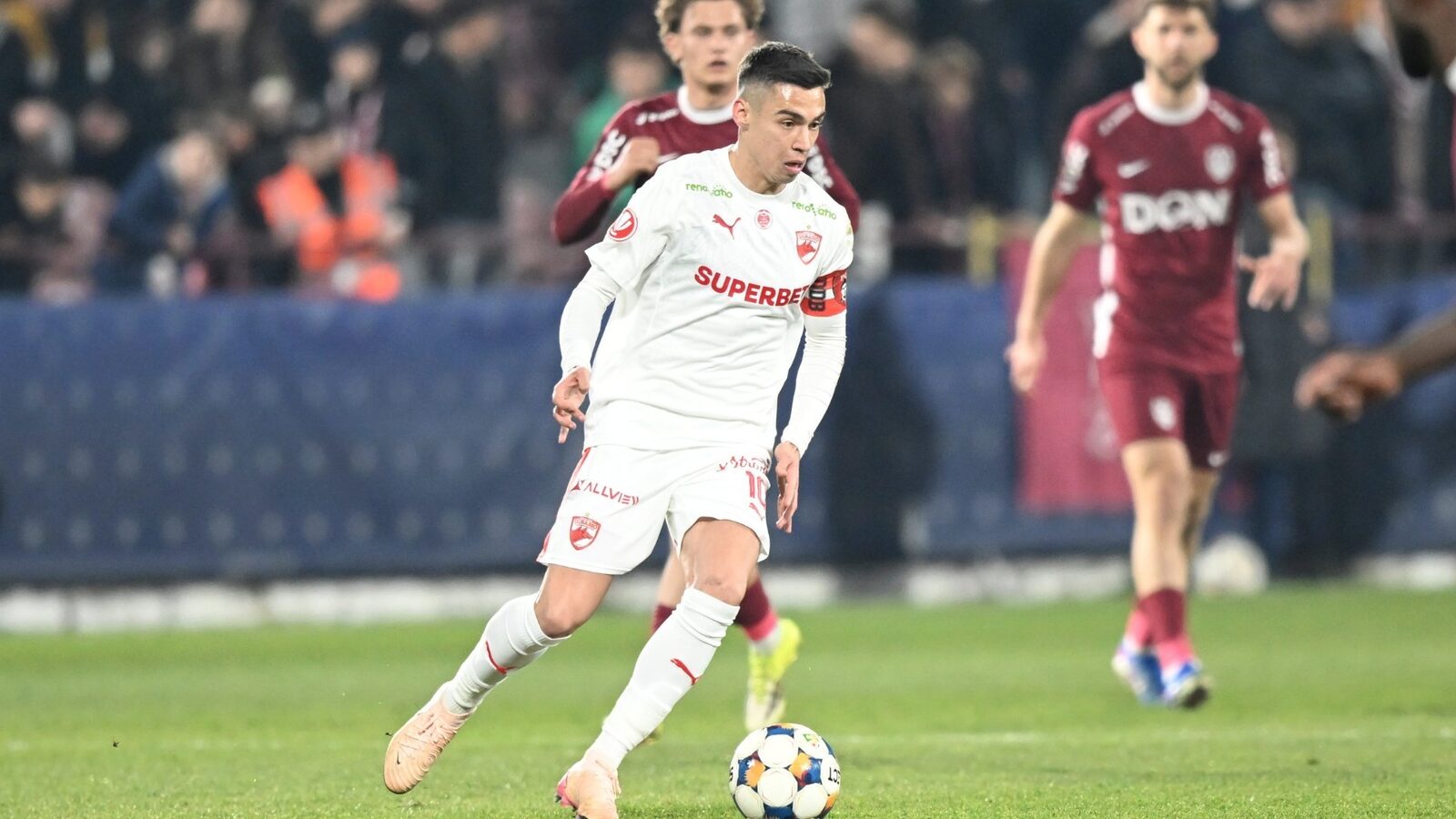 CFR Cluj – Dinamo 2-0: Penalty pentru „câini” după hențul lui Djokovic în etapa 30
