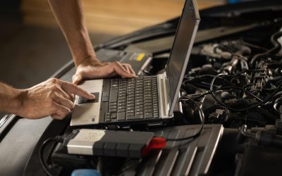 Motorul „bâlbâie” sau mașina vibrează? Cauzele și soluțiile problemelor auto Trepidațiile anormale ale motorului pot semnala o serie de probleme, de la defecțiuni ale componentelor interne până la uzura unor piese mai mari