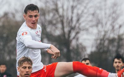 Mihnea Toader, fundașul uriaș al lui Dinamo, aproape de debutul în SuperLiga Mihnea Toader, un tânăr fundaș central crescut de Dinamo, se apropie de debutul său oficial în SuperLiga