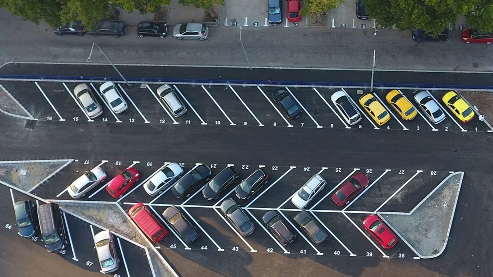 Se restituie taxa băluță: Cine mai poate parca gratuit în sectorul 4?