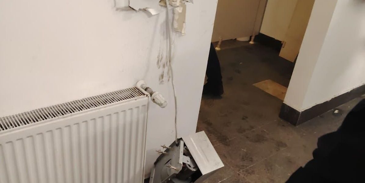 „U” Cluj învinge CFR Cluj într-un derby tensionat și urcă pe locul doi Universitatea Cluj a reușit o victorie importantă în fața rivalei CFR Cluj, scor 2-1, într-un meci disputat pe Cluj Arena