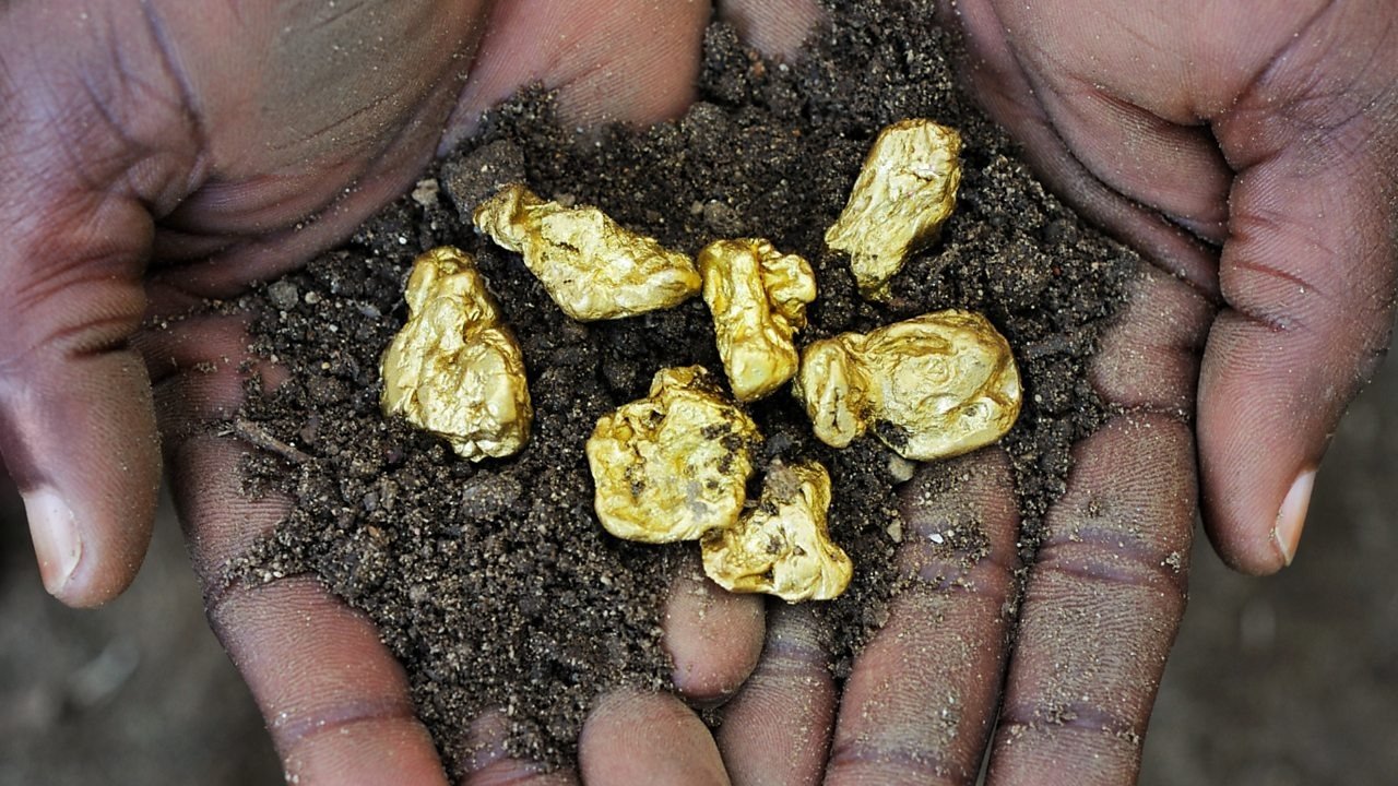 Aurul din Africa de Sud: O poveste despre adâncuri, bogăție și transformare Descoperirea unor zăcăminte masive de aur în Africa de Sud a avut un impact major asupra economiei mondiale și a schimbat radical soarta acestei țări