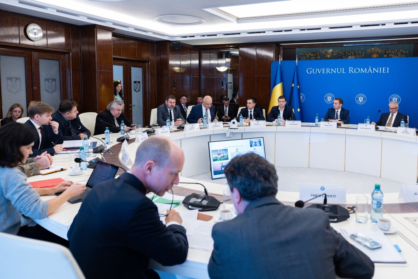 România analizează atent modul în care va beneficia de fondurile europene pentru apărare Dezbaterea cu privire la programul european de achiziții militare SAFE (Security Action for Europe) depășește acum simpla evaluare a capabilităților militare