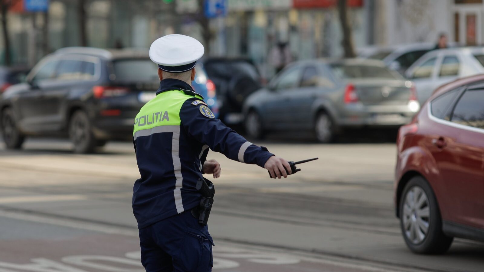 Restricții de trafic duminică în București din cauza unei procesiuni religioase Circulația rutieră în București va fi restricționată duminică după-amiază, cu ocazia procesiunii religioase organizate de Arhiepiscopia Romano-Catolică București cu prilejul sărbătorii Floriilor