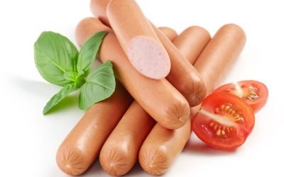 Atenție la crenvurștii de post: ce ascund alternativele vegetale În perioada Postului Paștelui, mulți români aleg să consume produse etichetate ca fiind “de post”, considerându-le automat mai sănătoase