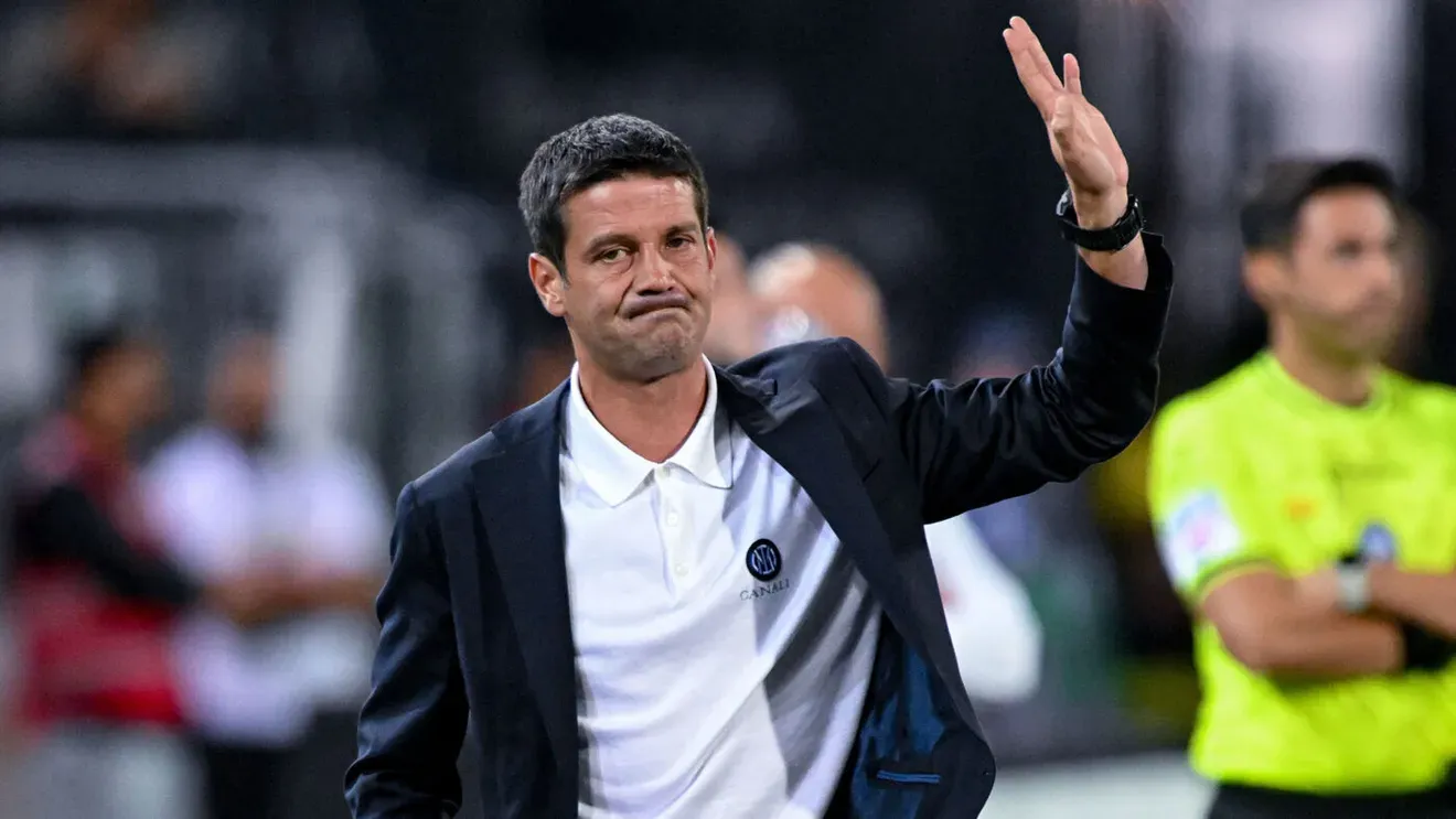 Cristi Chivu, lăudat de jucătorii lui Inter: „Sunt foarte mulțumiți de el” Cristian Chivu, antrenorul român al echipei Inter Milano, a primit laude din partea jucătorilor săi, conform declarațiilor fundașului Riccardo Calafiori de la Arsenal Londra