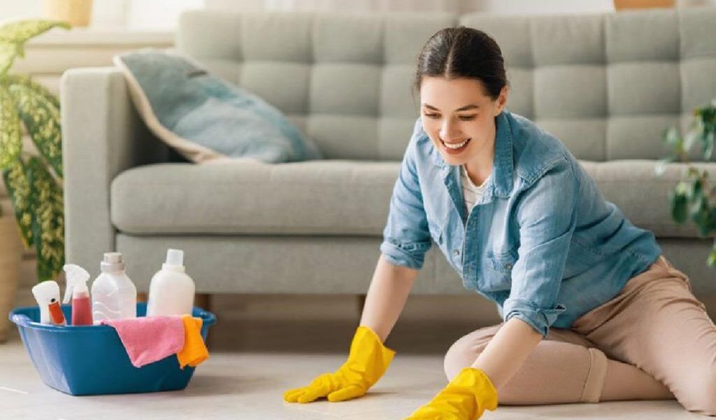 Munca de zi cu zi, un antrenament eficient: Cum să transformi activitățile cotidiene în beneficii pentru sănătate Studiile recente sugerează că activitățile fizice desfășurate în viața de zi cu zi, precum curățenia sau grădinăritul, pot fi la fel de benefice pentru sănătate ca exercițiile la sală