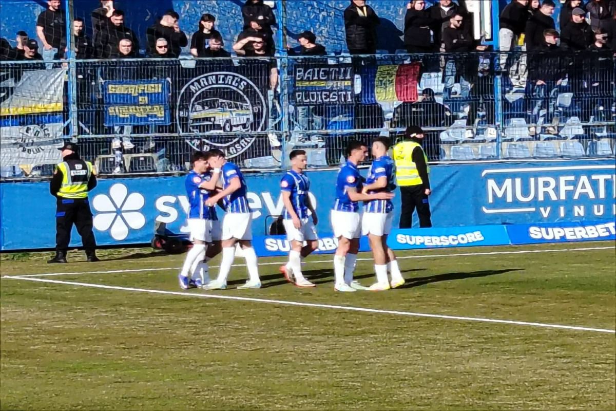 Farul Constanța începe cu dreptul play-out-ul și învinge Petrolul Ploiești Constănțenii au reușit să se impună în fața Petrolului Ploiești cu scorul de 2-0, într-un meci disputat în prima etapă a play-out-ului Superligii