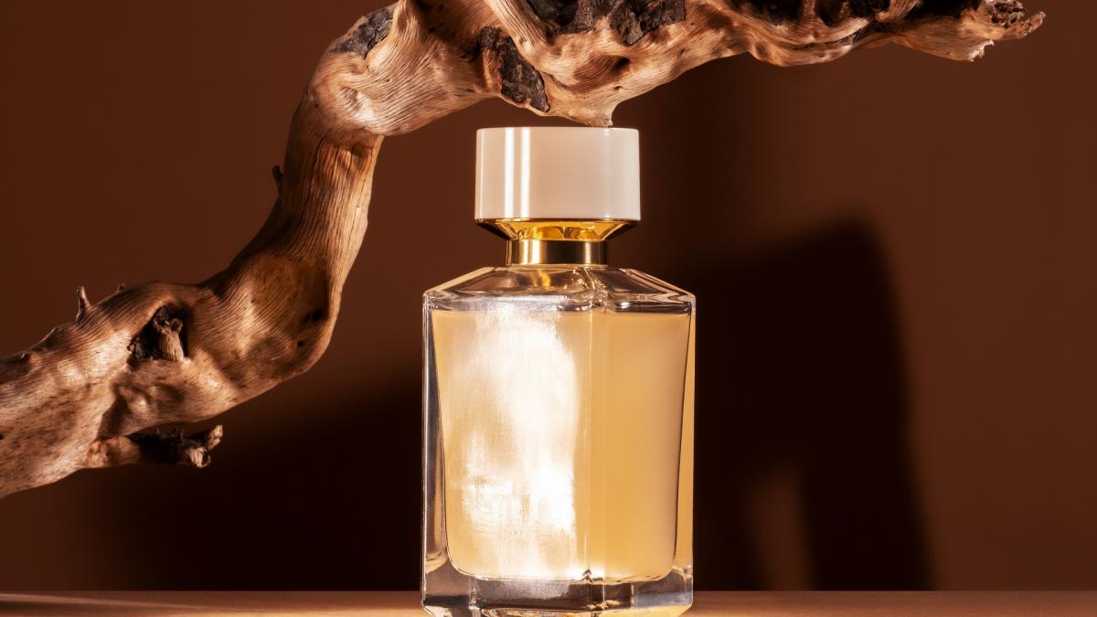 Parfumurile orientale, între tradiție și tendințe gastronomice Industria parfumurilor se află într-o continuă evoluție, iar parfumurile orientale nu fac excepție