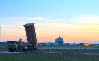 Băsescu: Scutul de la Deveselu, o investiție cu o importanță strategică Fostul președinte Traian Băsescu a declarat că amplasarea scutului antirachetă de la Deveselu a fost o decizie luată la momentul potrivit