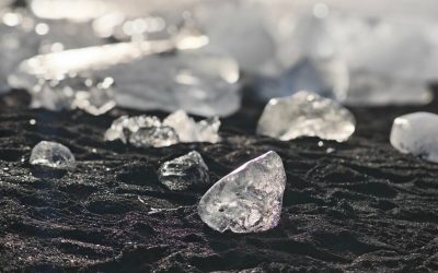 Chinezii au creat un diamant mai dur decât cel natural Cercetătorii chinezi au anunțat că au reușit să creeze în laborator mostre pure de lonsdaleit, un mineral cunoscut și sub numele de diamant hexagonal