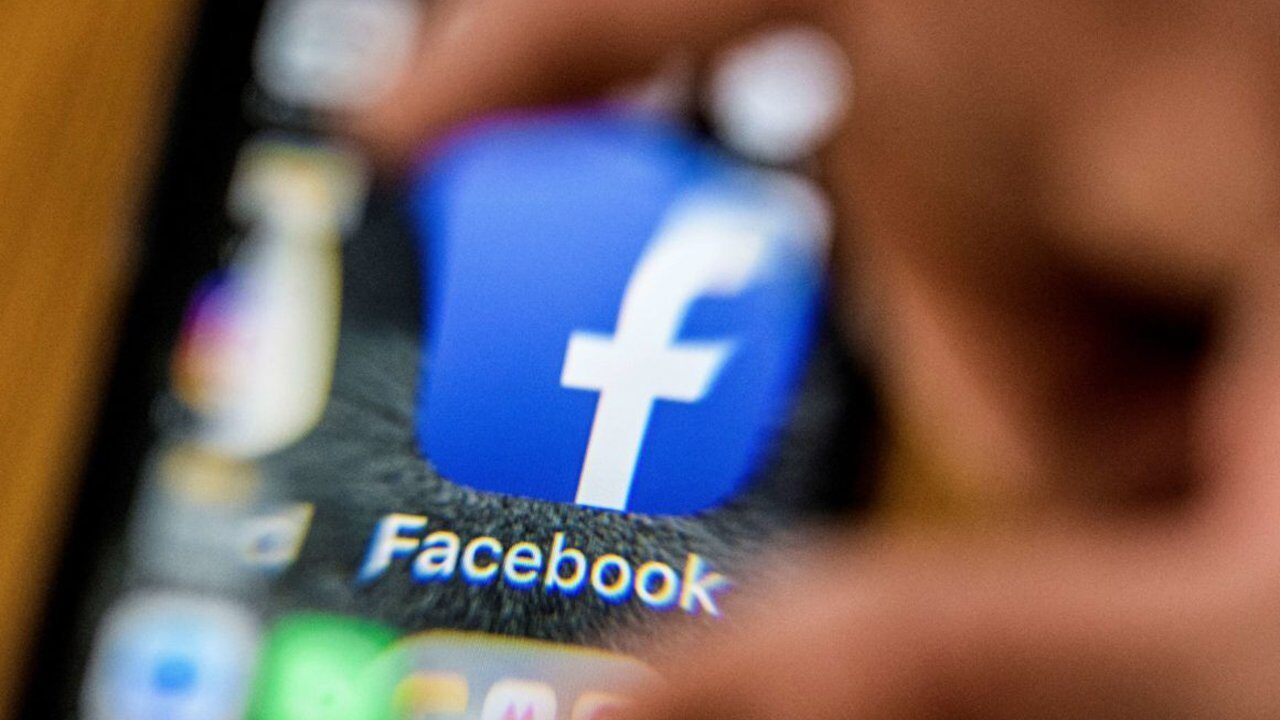 Facebook, lovit de o pană majoră: Utilizatorii se confruntă cu mesajul „cont temporar indisponibil” Platforma de socializare Facebook a înregistrat o întrerupere majoră, afectând utilizatorii din întreaga lume