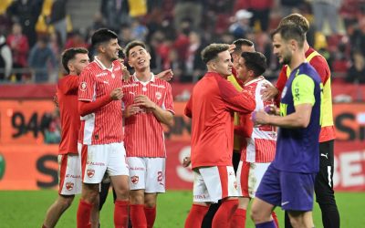 Stipe Perica, fostul atacant al lui Dinamo, strălucește în Uzbekistan Atacantul croat Stipe Perica, care a evoluat pentru Dinamo București, a început cu dreptul aventura sa în fotbalul uzbec