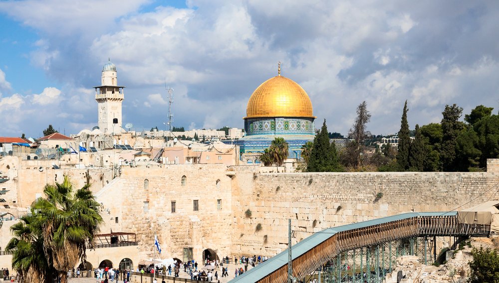 Duminica Floriilor anulată la Ierusalim din cauza conflictului cu Iranul Procesiunea tradițională de Florii de la Ierusalim, un eveniment emblematic pentru comunitatea creștină, a fost anulată anul acesta din cauza tensiunilor și a conflictului în curs cu Iranul