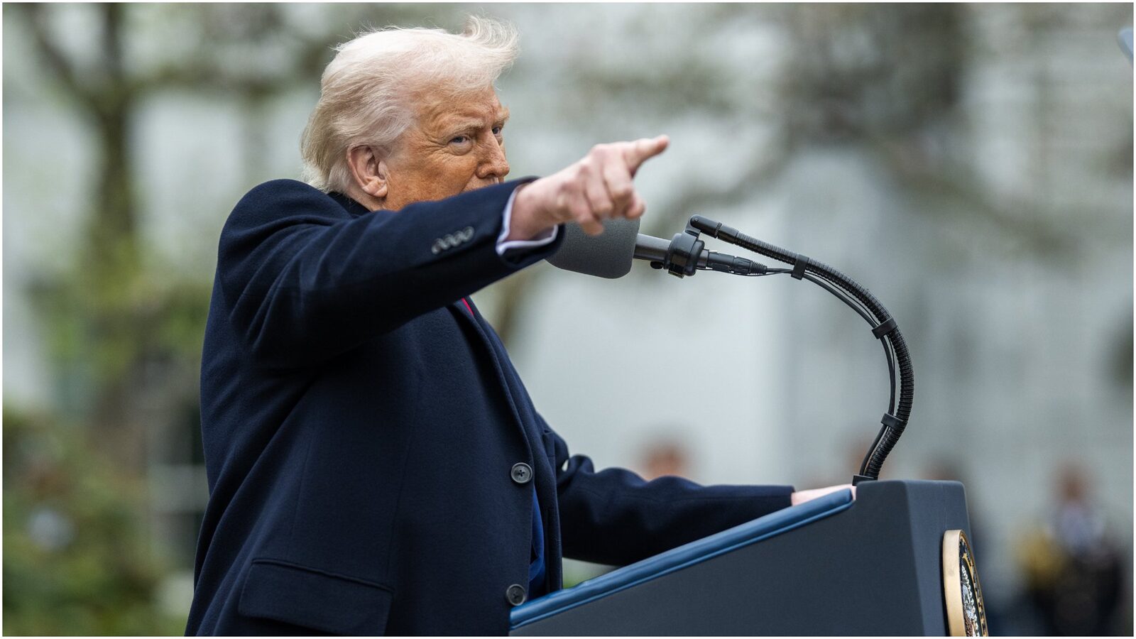 Trump lansează ultimatum Iranului: Redeschiderea Strâmtorii Ormuz, sau lovituri asupra centralelor electrice Fostul președinte american Donald Trump a lansat un avertisment dur Iranului, prin intermediul platformei Truth Social