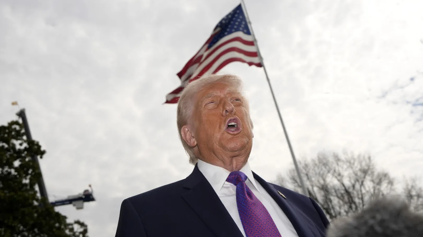 Trump criticat pentru declarațiile privind „victoria” asupra Iranului Președintele american Donald Trump a stârnit reacții ironice din partea oficialilor iranieni după ce a afirmat în mod repetat că Statele Unite au învins deja Iranul, în pofida continuării ostilităților militare