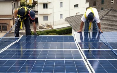 Numărul prosumatorilor crește rapid, tot mai mulți alegând să stocheze energia produsă București – Piața energiei regenerabile din România este în plină expansiune, iar prosumatorii, cei care produc și consumă energie electrică, joacă un rol din ce în ce mai important