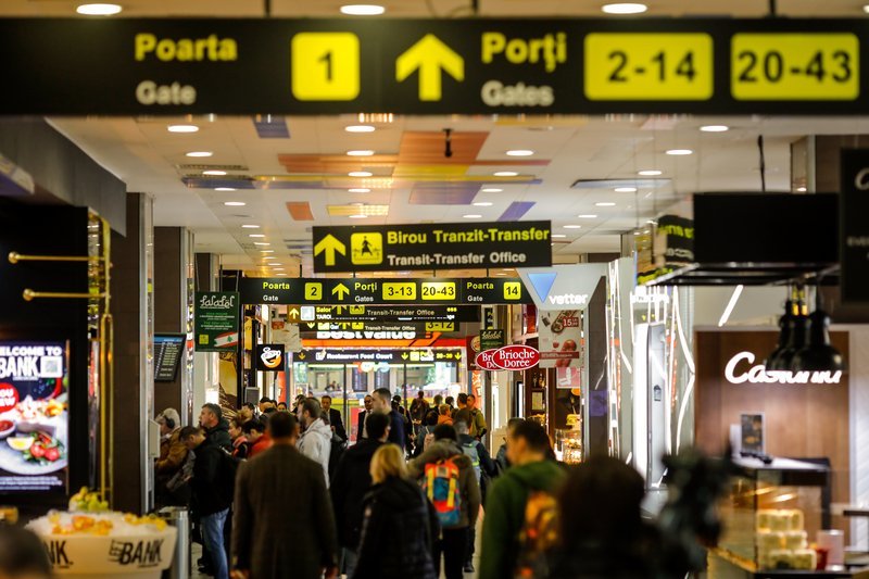 Creștere record pe aeroporturile românești în 2025, dar cu o puternică concentrare în București Numărul pasagerilor care au tranzitat aeroporturile din România a crescut cu aproape 10% în 2025, ajungând la 28,5 milioane, potrivit datelor Institutului Național de Statistică