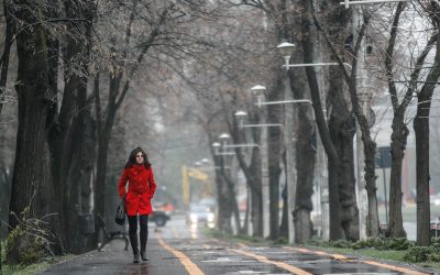 Vremea capricioasă: Primăvara își schimbă fața cu un aer rece și ploi binevenite După o perioadă neobișnuit de caldă, cu temperaturi de primăvară autentică, România se pregătește pentru o răcire bruscă