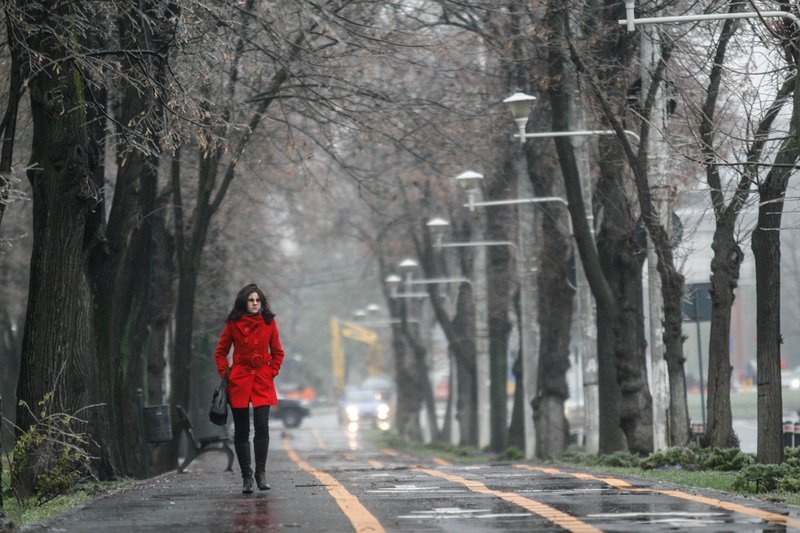 Vremea capricioasă: Primăvara își schimbă fața cu un aer rece și ploi binevenite După o perioadă neobișnuit de caldă, cu temperaturi de primăvară autentică, România se pregătește pentru o răcire bruscă