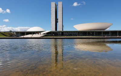 Orașe construite de la zero: o soluție pentru metropolele sufocate de istorie Multe dintre cele mai mari orașe ale lumii se întind pe mii de ani de istorie, cu vestigii ale Imperiului Roman ridicându-se alături de zgârie-nori moderni