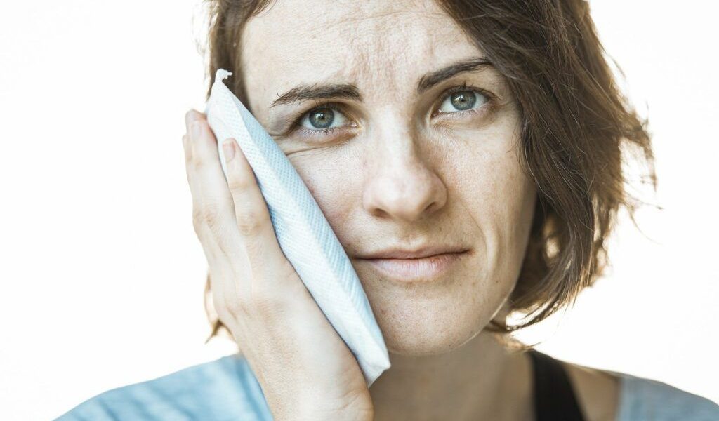 Diabetul și sănătatea orală: o legătură adesea ignorată Diabetul zaharat, o boală cronică cu o prevalență crescută la nivel global, nu afectează doar metabolismul