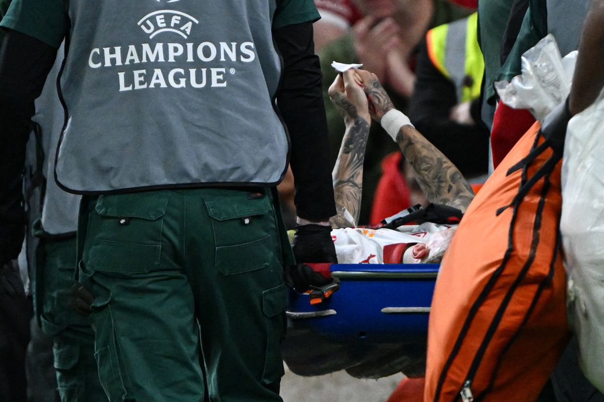 Noa Lang, aproape mutilat după o ciocnire cu un panou publicitar în meciul Liverpool – Galatasaray Un meci dramatic pentru Galatasaray în optimile de finală ale Ligii Campionilor