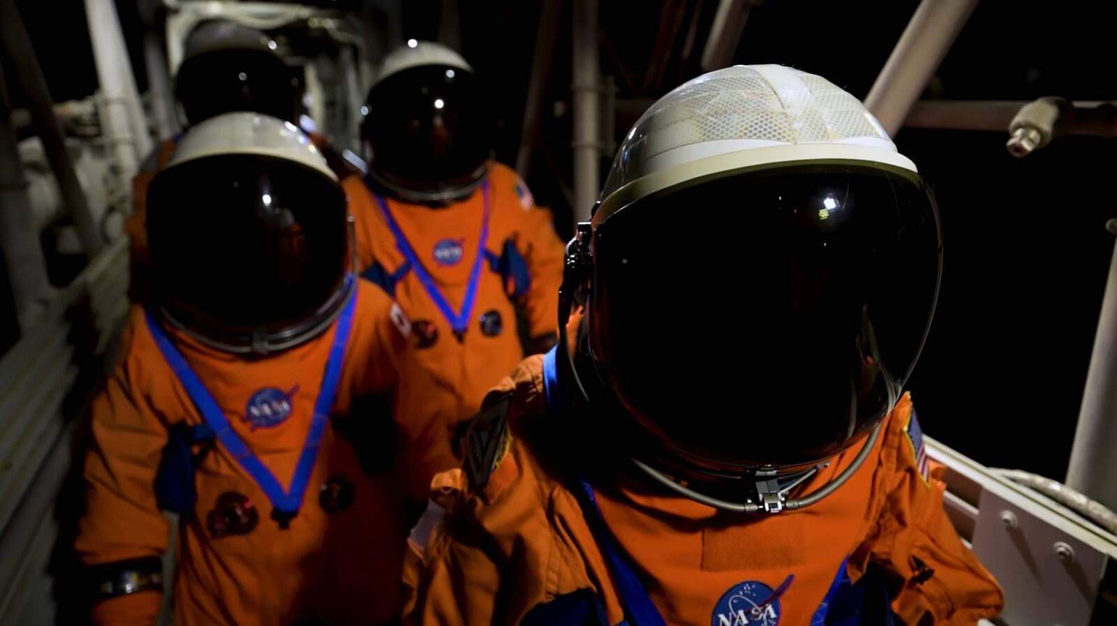 Misiunea Artemis II: O echipă internațională se pregătește pentru un zbor istoric în jurul Lunii Programul spațial Artemis al NASA face un pas important cu misiunea Artemis II, ce va trimite un echipaj uman în jurul Lunii