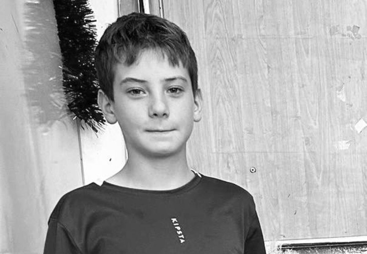 Elev de clasa a VIII-a, mort în timpul orei de sport Un elev de clasa a VIII-a de la Școala Gimnazială „Mihai Eminescu” din Ipotești a murit marți, 3 martie, în timpul orei de educație fizică