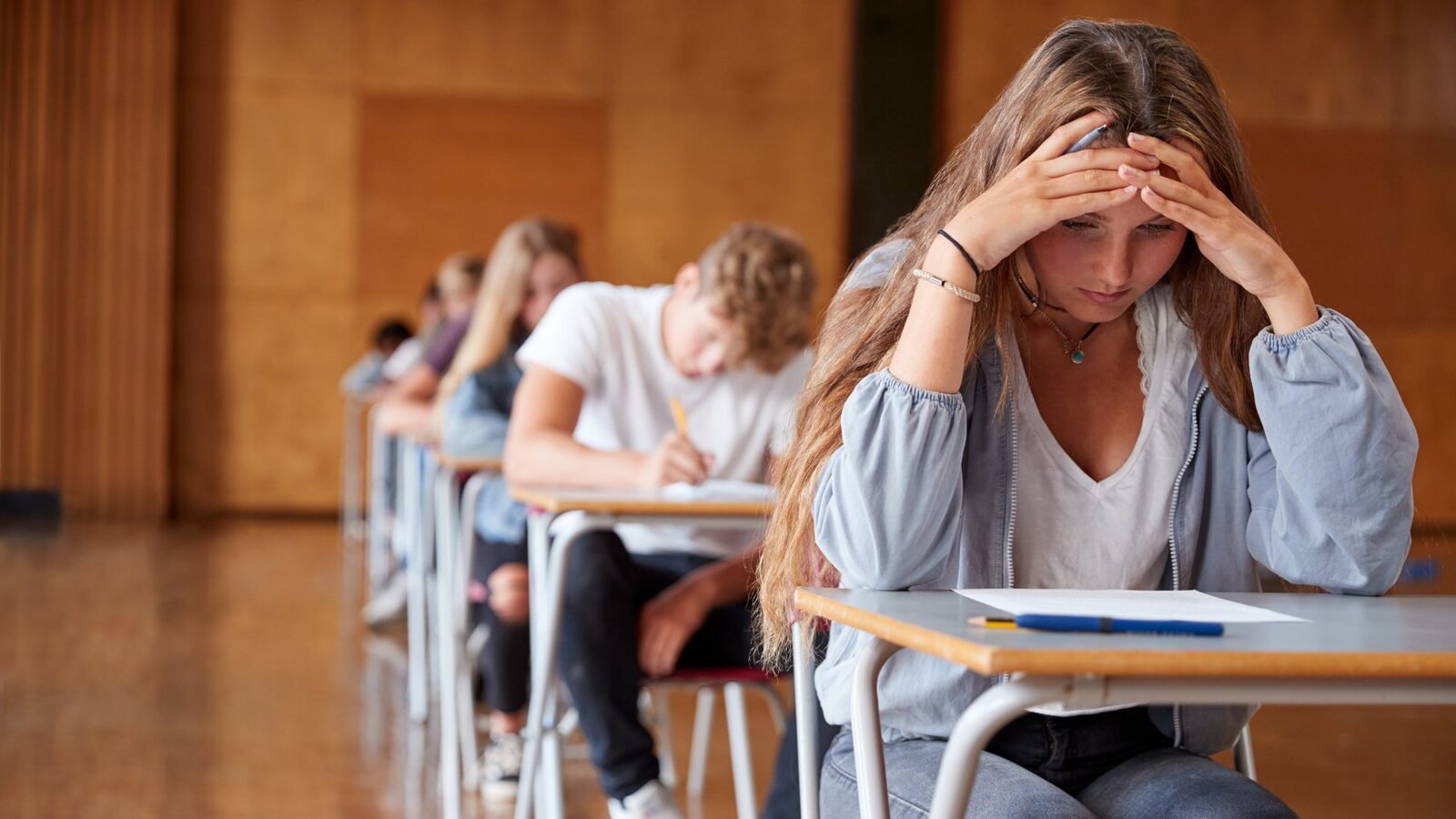 Simulările Evaluării Naționale încep luni, dar sute de școli sunt afectate de boicotul profesorilor Simulările probelor pentru Evaluarea Națională, destinate elevilor de clasa a VIII-a, vor începe luni, 18 martie, conform calendarului anunțat de Ministerul Educației