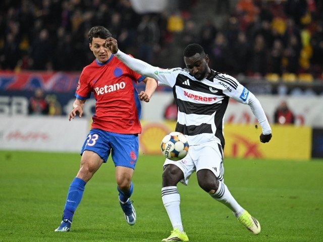 „U” Cluj învinge FCSB pe Arena Națională; Macalou, întrebat despre posibilitatea transferului Universitatea Cluj a învins FCSB cu scorul de 3-1 pe Arena Națională, într-un meci din SuperLiga