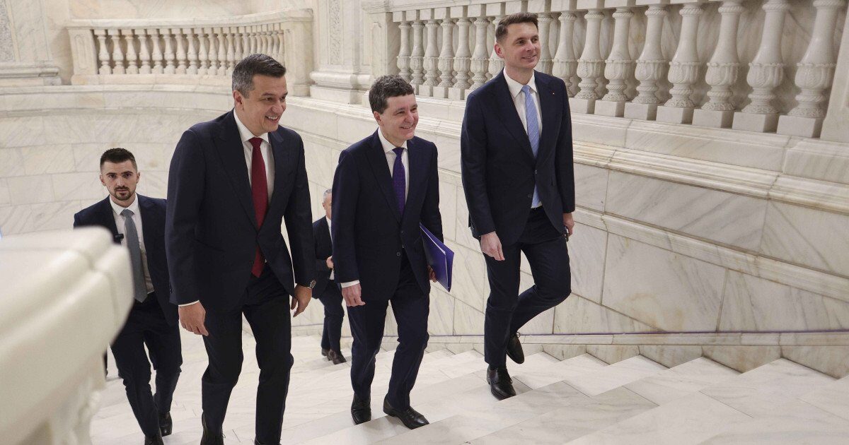 Nicușor Dan sondează coaliția de guvernare pe fondul tensiunilor și al zvonurilor despre schimbarea guvernului Președintele Nicușor Dan pare să monitorizeze cu atenție evoluțiile din cadrul coaliției de guvernare, pe măsură ce speculațiile privind o posibilă remaniere guvernamentală se intensifică
