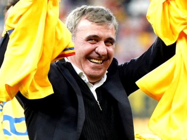 Hagi, apariție-surpriză la miezul nopții