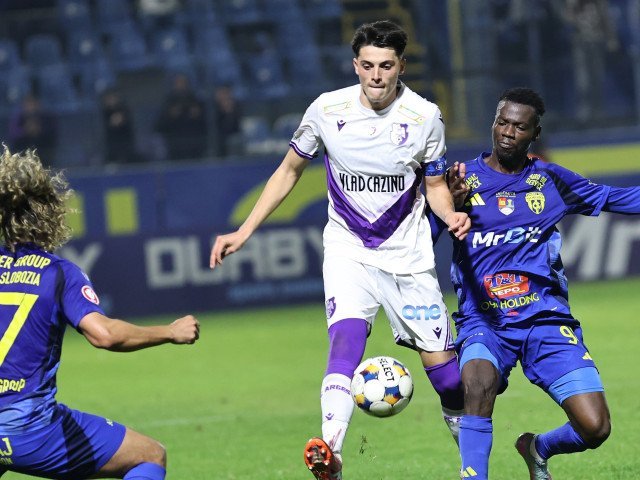 Argeș și Slobozia, remiză albă în etapa a 30-a În așteptarea play-off-ului, FC Argeș și Unirea Slobozia au încheiat la egalitate, scor 0-0, partida din cadrul etapei a 30-a a SuperLigii