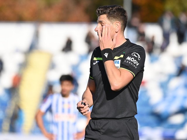 Universitatea Craiova și CFR Cluj se vor înfrunta în sferturile Cupei României, cu Marian Barbu la centru Meciul din sferturile de finală ale Cupei României dintre Universitatea Craiova și CFR Cluj va avea loc miercuri, începând cu ora 20:30, pe stadionul „Ion Oblemenco”