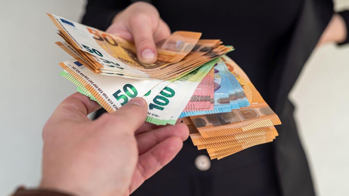 România, printre țările din UE cu cele mai mici costuri cu forța de muncă România se situează în continuare în rândul statelor membre ale Uniunii Europene cu cele mai reduse costuri salariale, conform ultimelor date publicate de Eurostat