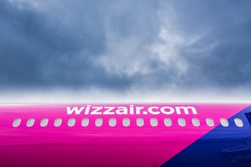 Războiul din Orientul Mijlociu afectează grav Wizz Air: Compania estimează pierderi de 50 de milioane de euro Companiile aeriene care operau zboruri în și dinspre destinații din Orientul Mijlociu au suspendat majoritatea zborurilor acum o săptămână, în urma atacurilor SUA și Israelului asupra Iranului