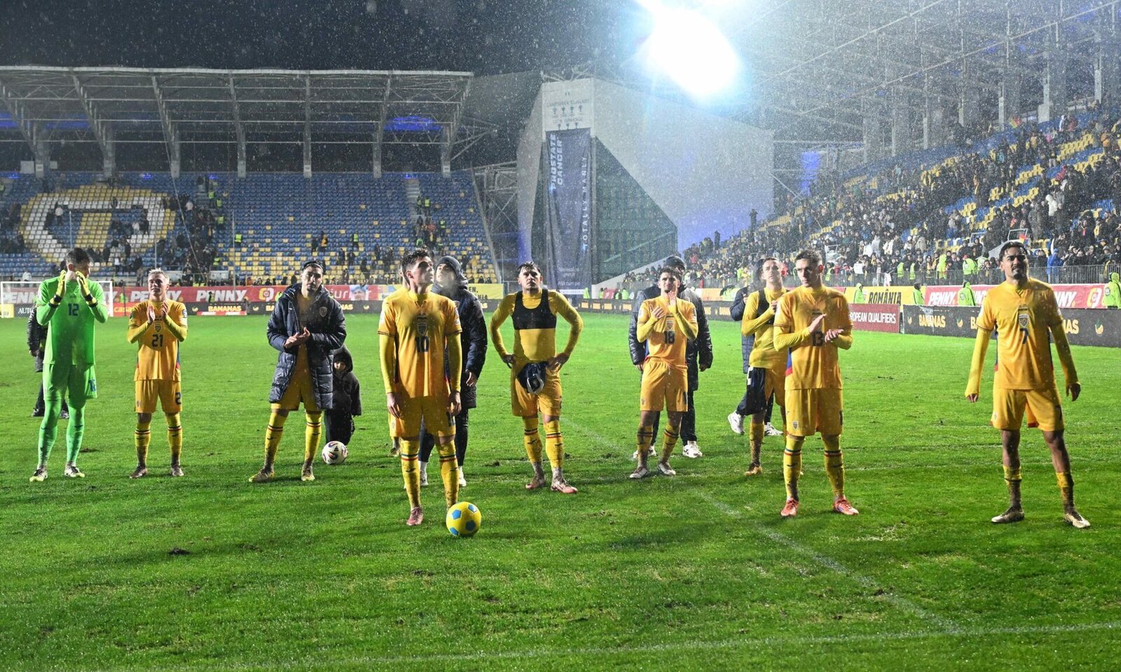 Andrei Rațiu, desemnat fotbalistul lunii februarie înaintea meciului crucial cu Turcia Fundașul dreapta Andrei Rațiu a fost votat „tricolorul” lunii februarie de către fani, cu doar trei săptămâni înainte de meciul de baraj cu Turcia