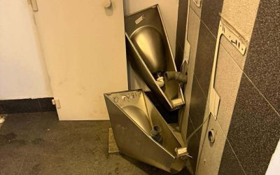 Reacție dură a Peluzei Vișinie după incidentele de la derby-ul cu Universitatea Cluj Cluj-Napoca – Suporterii formației CFR Cluj, grupați sub numele de Peluza Vișinie, au reacționat vehement, prin intermediul rețelelor sociale, după incidentele violente de la finalul derby-ului cu Universitatea Cluj