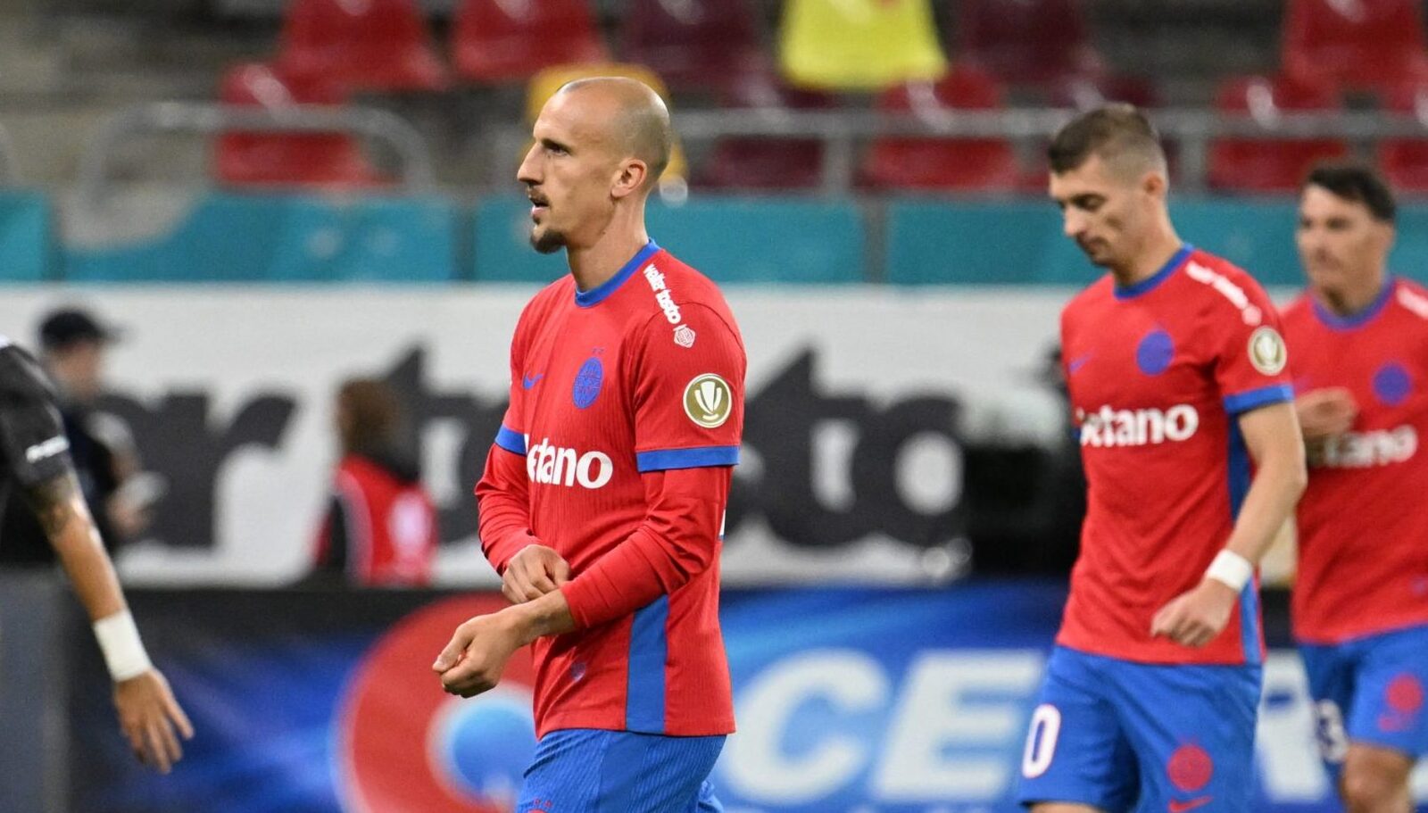 Chiricheș, accidentat în meciul cu Metaloglobus: Final de carieră la FCSB? Vlad Chiricheș, fundașul central al celor de la FCSB, s-a accidentat în timpul meciului cu Metaloglobus, jucat recent