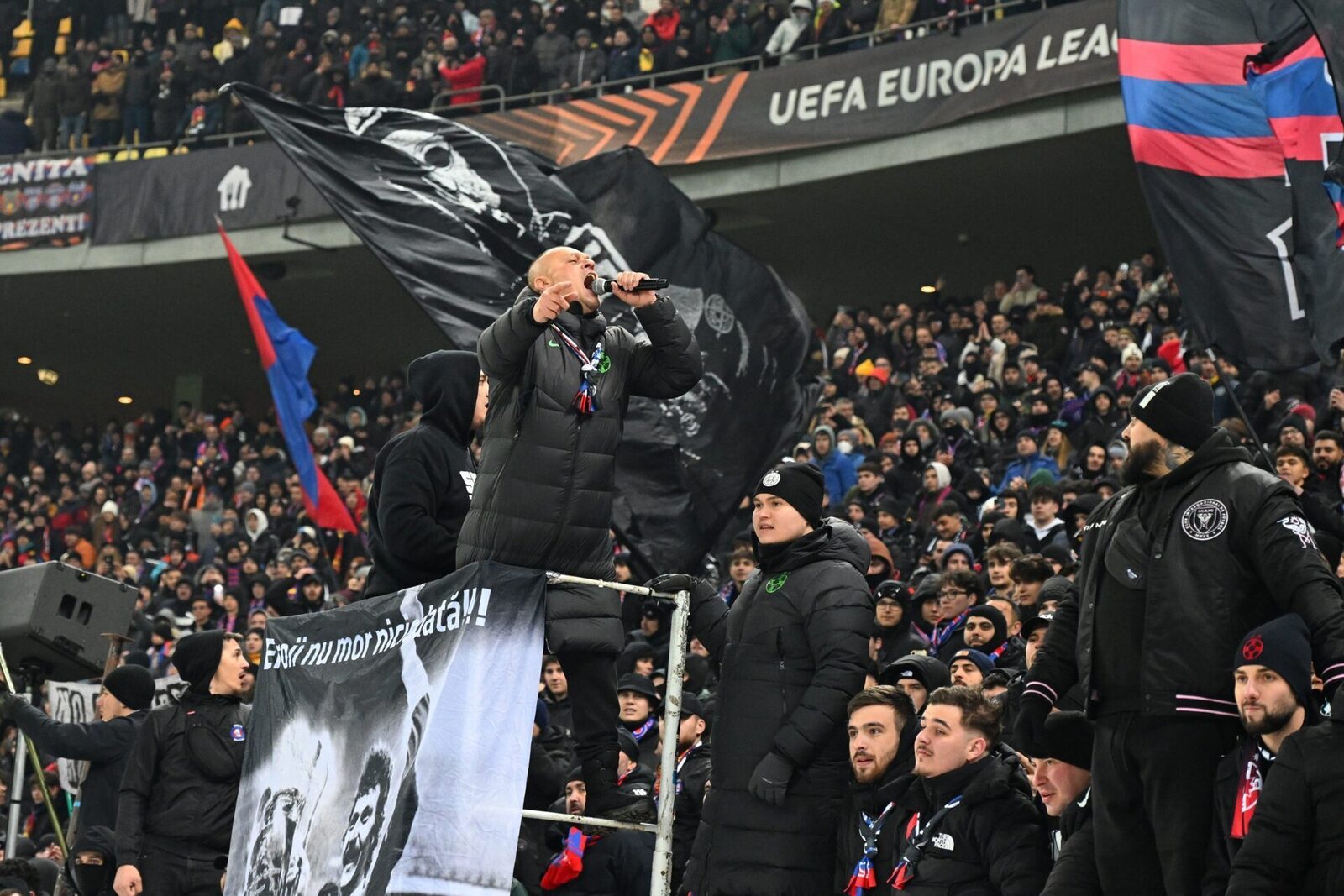 Mirel Rădoi revine la FCSB, cu susținerea Peluzei Nord Mirel Rădoi este noul antrenor al echipei FCSB, după o înțelegere cu Gigi Becali, anunțul fiind primit cu entuziasm de suporteri